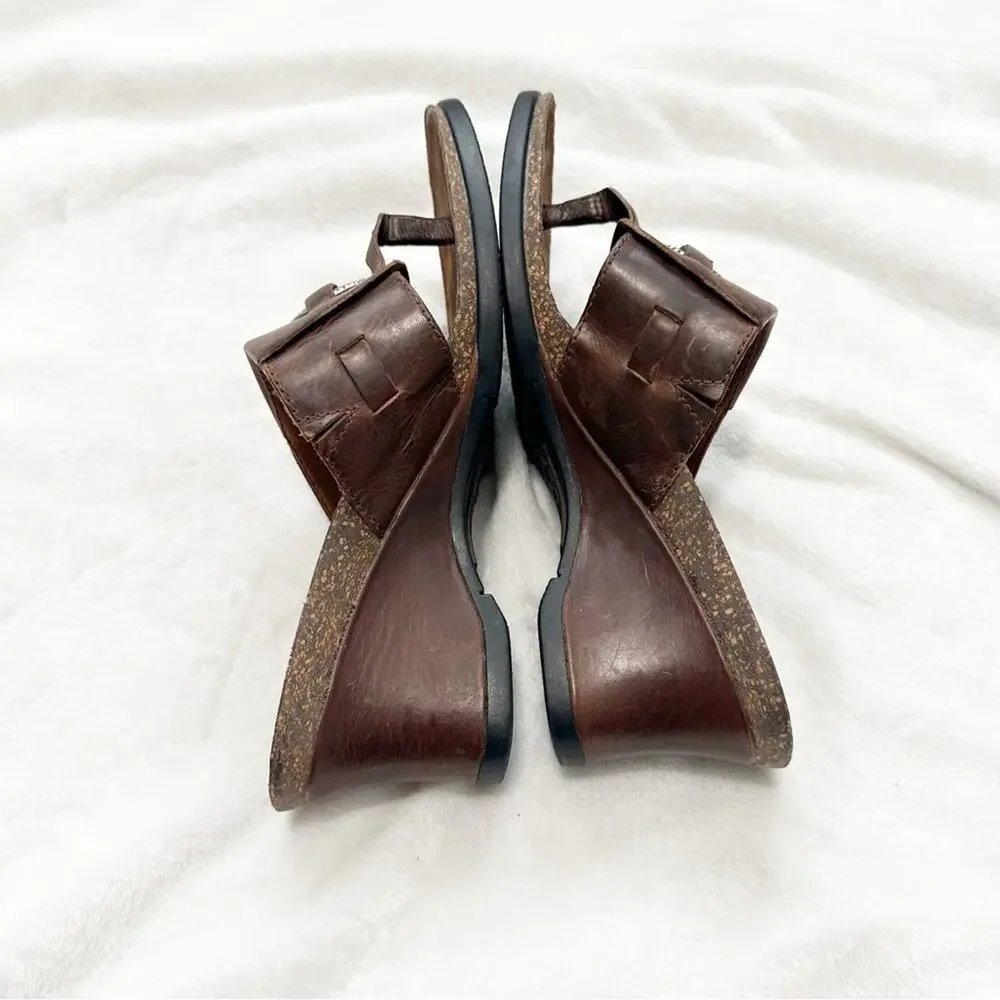 Ariat Brown Leather Sandals t strap with Silver Accent size 9 wedge cowgirl